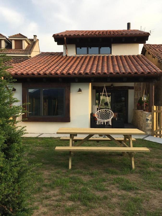 Piloña Casa Rural Los Abuelos מראה חיצוני תמונה